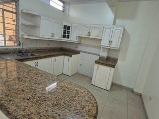 Apartamento en Alquiler en Urdesa central