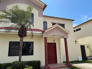 Departamento en alquiler con baja de precio en Via A La Costa