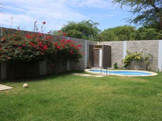 Foto 5 de AMPLIA CASA EN VENTA O ALQUILER  CON PISCINA- LOMA BLANCA - PIURA