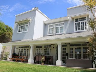 Foto 2 de AMPLIA CASA EN VENTA O ALQUILER  CON PISCINA- LOMA BLANCA - PIURA
