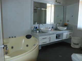 Foto 20 de AMPLIA CASA EN VENTA O ALQUILER  CON PISCINA- LOMA BLANCA - PIURA