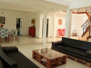 Foto 10 de AMPLIA CASA EN VENTA O ALQUILER  CON PISCINA- LOMA BLANCA - PIURA