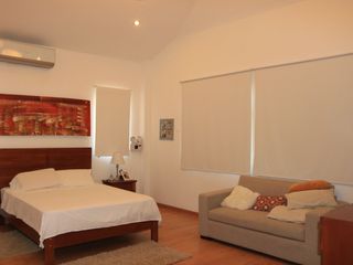 Foto 19 de AMPLIA CASA EN VENTA O ALQUILER  CON PISCINA- LOMA BLANCA - PIURA