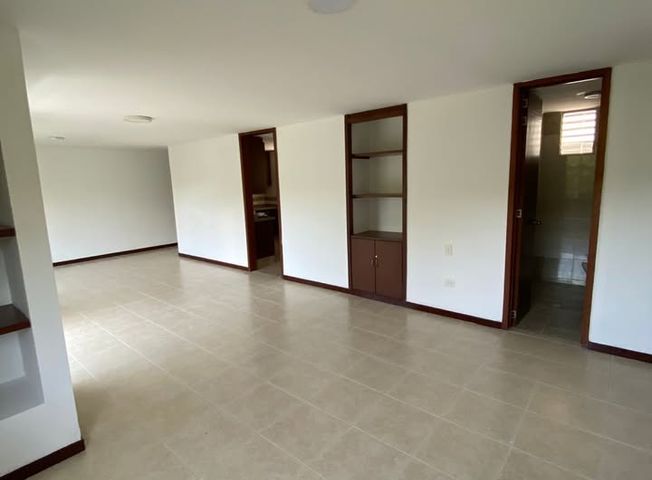 Apartamento en arriendo en Comuna 12 Cabecera del Llano