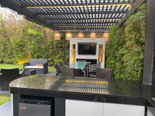Foto 1 de VENDO HERMOSA CASA EN URB PRIVADA CUMBAYA, PROX USFQ