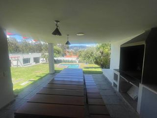 VENDO CASA SECTOR INTERVALLES  CON PISCINA