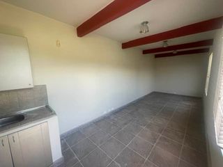 VENDO CASA SECTOR INTERVALLES  CON PISCINA