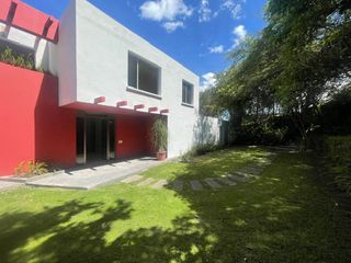 VENDO CASA SECTOR INTERVALLES  CON PISCINA