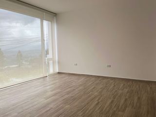 Renta Casa Moderna en Nayón Central
