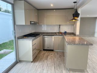 Renta Casa Moderna en Nayón Central