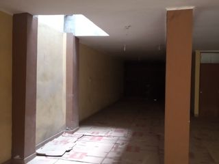 Foto 2 de EXCELENTE LOCAL  COMERCIAL  Y/O INDUSTRIAL EN GAMARRA, PRECIO NEGOCIABLE.