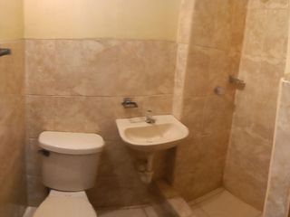 Foto 3 de EXCELENTE LOCAL  COMERCIAL  Y/O INDUSTRIAL EN GAMARRA, PRECIO NEGOCIABLE.