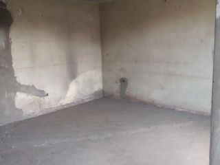 Foto 8 de EXCELENTE LOCAL  COMERCIAL  Y/O INDUSTRIAL EN GAMARRA, PRECIO NEGOCIABLE.