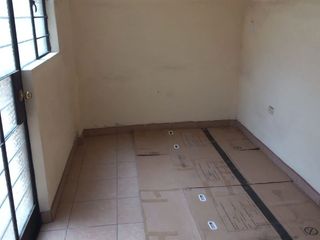 Foto 7 de EXCELENTE LOCAL  COMERCIAL  Y/O INDUSTRIAL EN GAMARRA, PRECIO NEGOCIABLE.