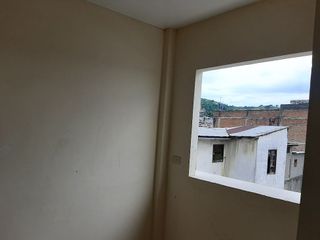 Foto 4 de DEPARTAMENTO GRANDE HERMOSO EN ESMERLDAS4 DOMITORIOS DUPLEX, GARAGE. BOMBA,CISTERNNA, SALA, COMEDOR, FAMILIA MODERNA