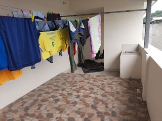 Foto 5 de DEPARTAMENTO GRANDE HERMOSO EN ESMERLDAS4 DOMITORIOS DUPLEX, GARAGE. BOMBA,CISTERNNA, SALA, COMEDOR, FAMILIA MODERNA