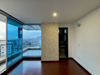 Extraordinario penthouse en renta en el Edificio Britania. Av. Circunvalar. Los Alpes. Pereira - Colombia