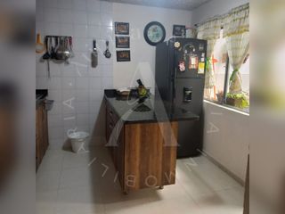 Foto 2 de ATIPIKA VENDE CASA EN LOMA DE CARTAGENA - CENTRO