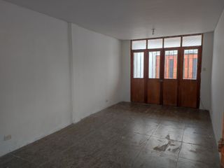 Foto 11 de En Venta Casa En Calle Principal Para Uso De Vivienda O Negocio Mollendo