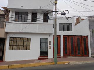 Foto 1 de En Venta Casa En Calle Principal Para Uso De Vivienda O Negocio Mollendo