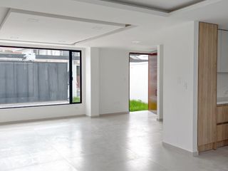Foto 5 de CASA EN VENTA, LA PRIMEVARA 2, CUMBAYA, $218.000
