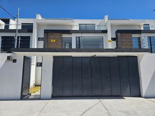 Foto 1 de CASA EN VENTA, LA PRIMEVARA 2, CUMBAYA, $218.000