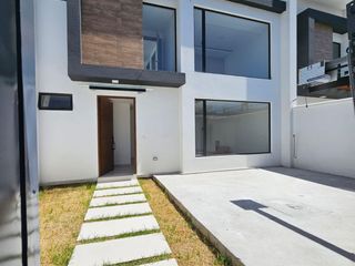 Foto 2 de CASA EN VENTA, LA PRIMEVARA 2, CUMBAYA, $218.000