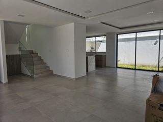 Foto 4 de CASA EN VENTA, LA PRIMEVARA 2, CUMBAYA, $218.000
