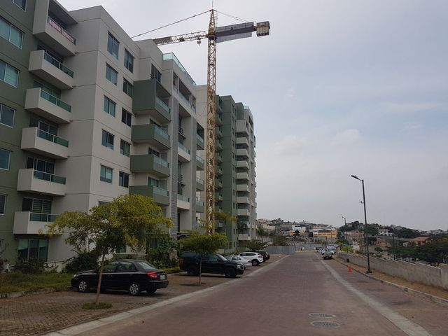Vendo La Vista Towers Departamento 2 dormitorios City Mall La Rotonda