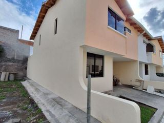 Foto 2 de VENTA DE CASA 98 m2 EN YARUQUI, BARRIO SAN JOSÉ