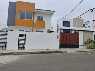 Foto 2 de casa de venta en urbanizacion manta azul zona sur