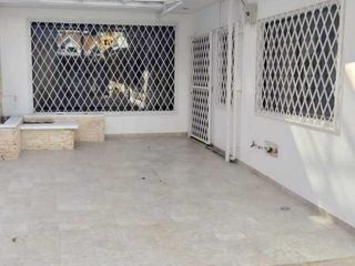 Foto 2 de Bonita villa en venta sector Coliseo Mayor $179.000dlrs.