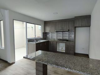 Casa en Venta, Sector Rio Amarillo, Cuenca