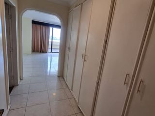 Departamento en Venta en Lomas de Urdesa, 2 Plantas, 5 habitaciones, 4 Baños, Terraza, 2 Garajes.