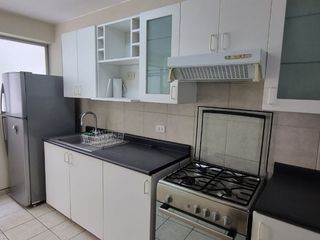 Foto 7 de VENDO LINDO DPTO EN CALLE MADRID, MIRAFLORES