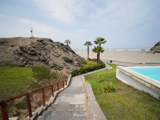 Venta de Casa en Exclusivo Condominio Club Playa Las Gramas San Antonio, Cañete