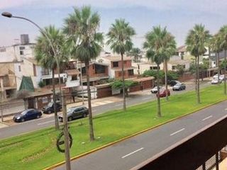 Foto 1 de 🏢 **Oficina en Alquiler - Av. Alejandro Velasco Astete **