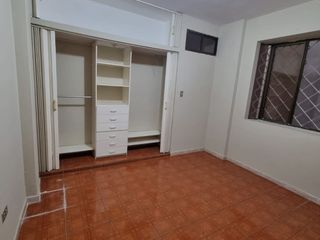 Departamento en Alquiler en Urdenor, Planta Baja, 2 Habitaciones, 2 Baños, Patio, Norte de Guayaquil.
