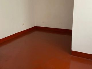 Foto 17 de VENDO CASA DE 3 PISOS JIRON AGUA MARINA MZ I LOTE 33 SAN JUAN DE LURIGANCHO