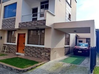 Foto 1 de Hermosa Casa 4 dormitorios en La Armenia