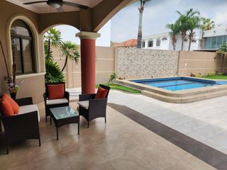 Foto 5 de Venta de Casa con piscina en Samborondón, Guayaquil