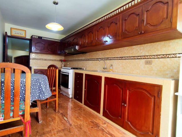 VENTA DE HERMOSA CASA EN URB. SANTA MARÍA TRUJILLO.