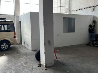 RENTO BODEGA 400M2, SECTOR ELOY ALFARO, NORTE DE QUITO