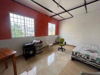 Foto 6 de casa rentera de venta en manta zona sur