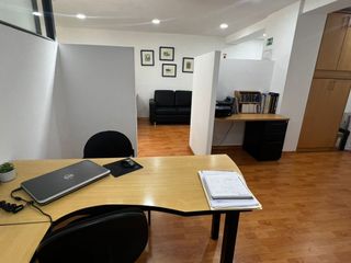 Foto 14 de VENTA DE OFICINA EN HOME DESIGN CENTER QUITO,  ECUADOR
