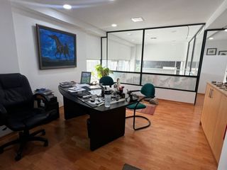 Foto 5 de VENTA DE OFICINA EN HOME DESIGN CENTER QUITO,  ECUADOR