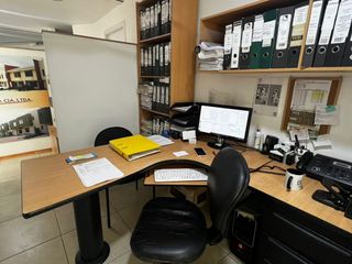 Foto 21 de VENTA DE OFICINA EN HOME DESIGN CENTER QUITO,  ECUADOR