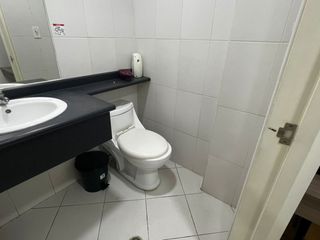 Foto 25 de VENTA DE OFICINA EN HOME DESIGN CENTER QUITO,  ECUADOR