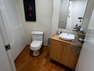 Foto 6 de VENTA DE OFICINA EN HOME DESIGN CENTER QUITO,  ECUADOR