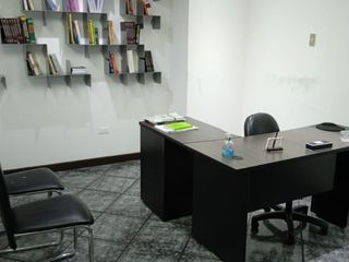 Oficina Amoblada en Venta en el Centro de Guayaquil, 60 Mt2, Cerca de Avenida 9 de Octubre.